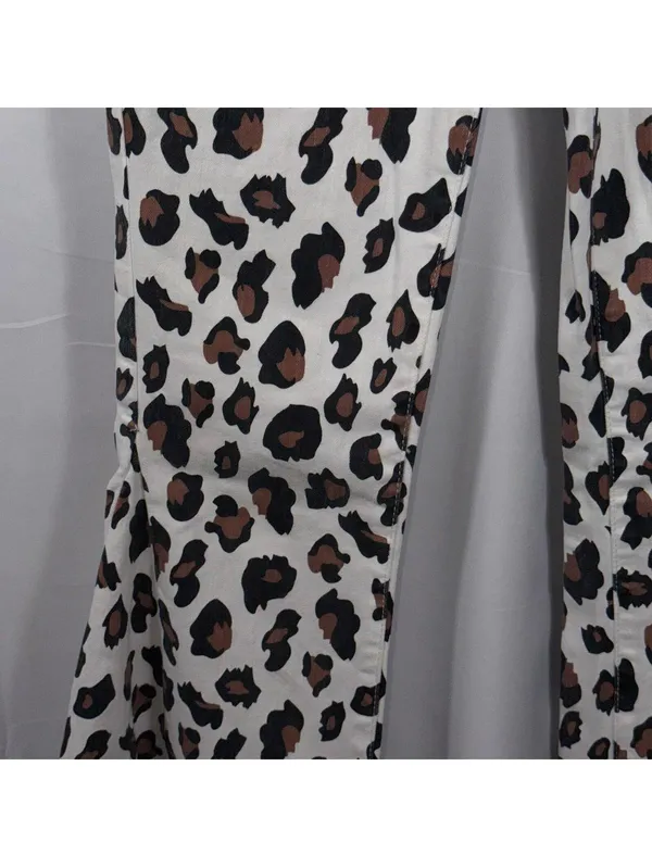 Saints & Hearts Leopard Print Flare Jeans Women’s Size Medium - Image 3