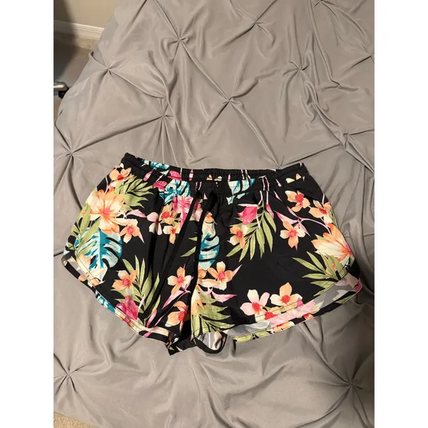 2 old navy shorts-S - Image 6