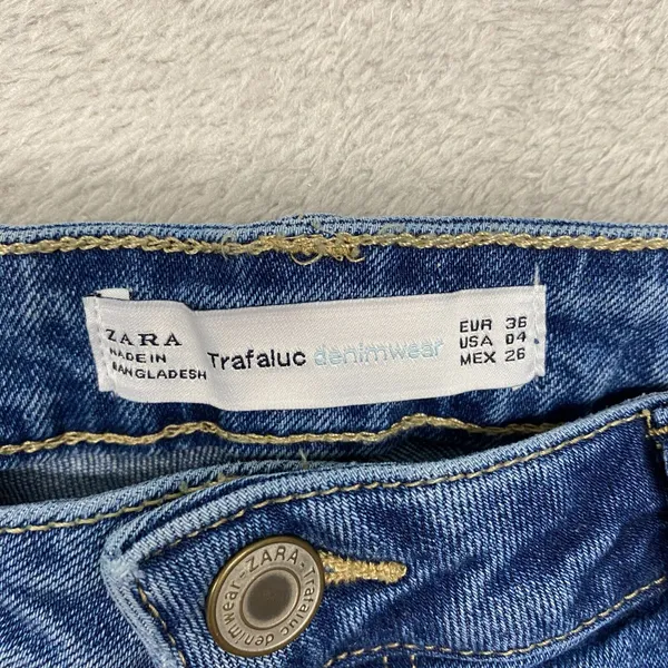 Zara Shorts Womens 4 Blue Zip Fly‎ Denim Jean Cut Off Low Rise Booty Ripped - Image 2