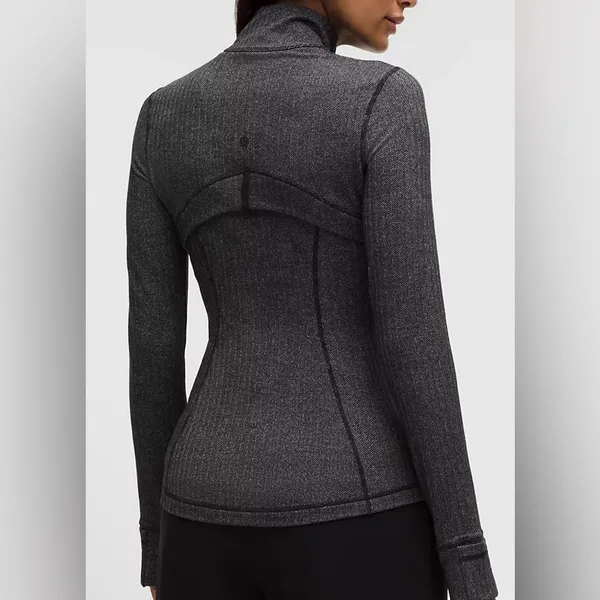 1066. Lululemon define sz 8 Gray - Image 2