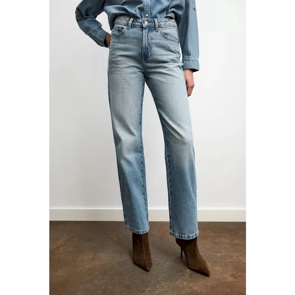 Zara Jean Z.03 Regular Fit High-Waist Long Length Size 4 Light Wash 8228/224/427 - Image 3