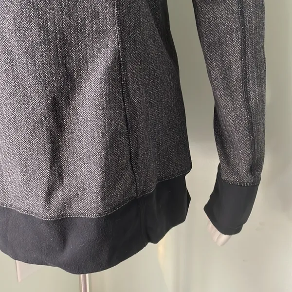 Lululemon Think Fast Pullover Herringbone size 10 - Image 10