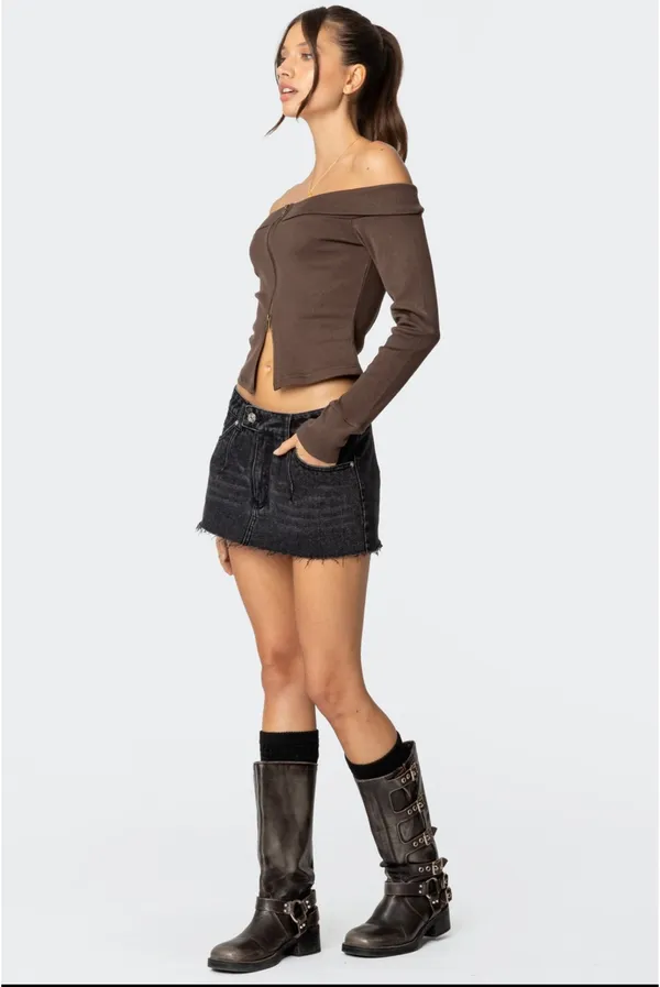 Edikted Low Rise Denim Micro Skort - Image 3