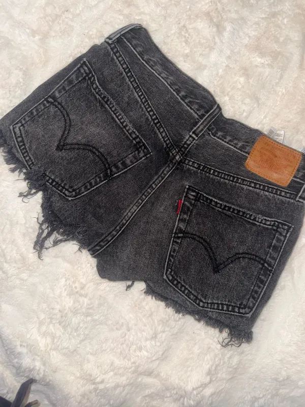 Levi’s Shorts - Image 2
