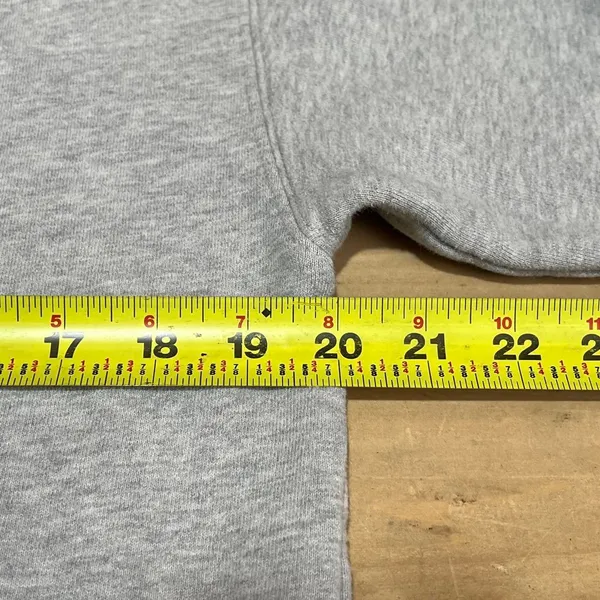Aritzia Women's Grey Hoodie - Image 6