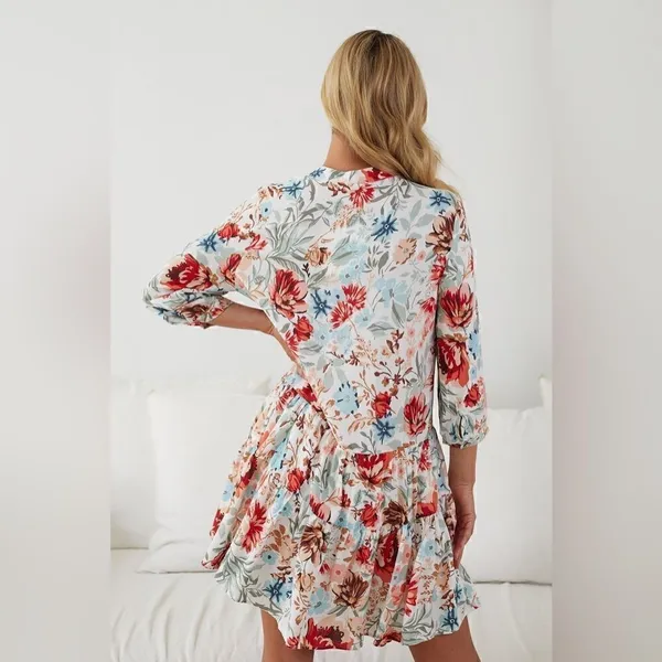 NWT Esther & Co Lanta Floral Dress Size Medium Swing Mini Dress V-Neck - Image 3