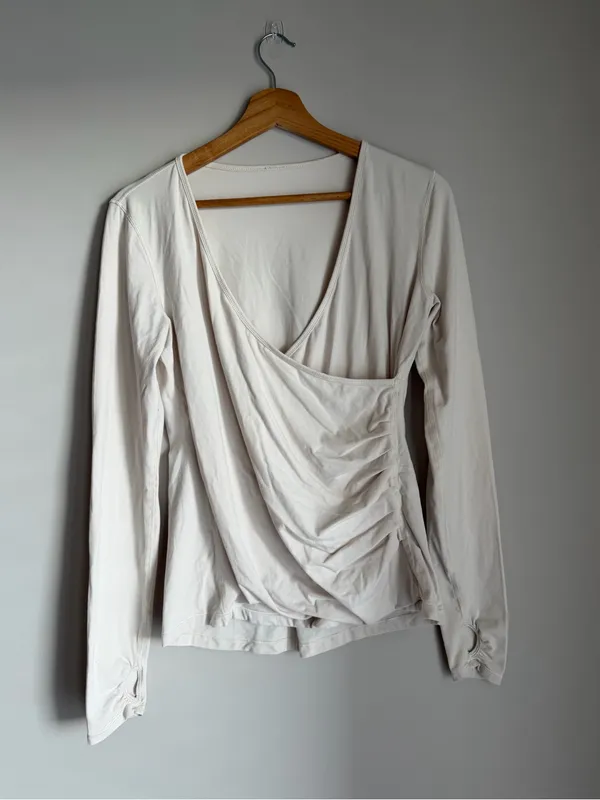 Lululemon Sunset Salutation Long Sleeve Angel Wing Athleisure SZ 6 - Image 2