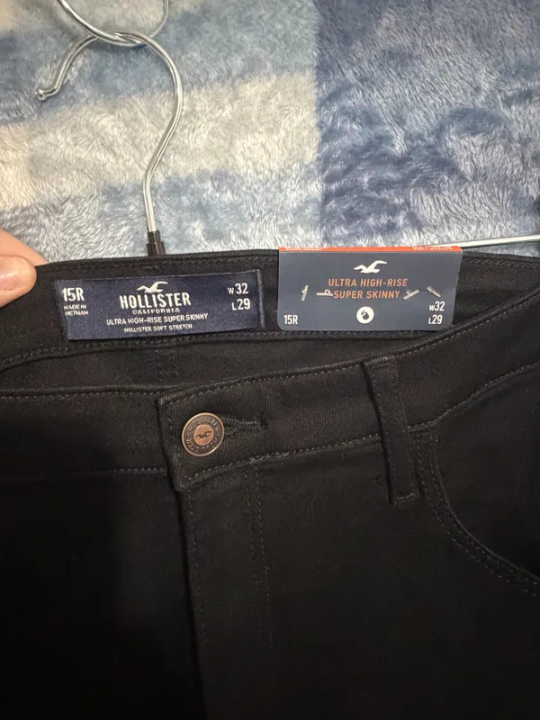 Hollister Ultra High-Rise Super Skinny Black Jeans 15R - Image 4