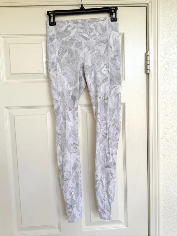 Lululemon Speed Up‎ Tight 28” Jasmine White Gray Size 4 - Image 3