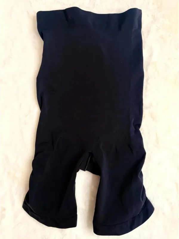 SKIMS High Waisted Shapewear Shorts Mid-Thigh BBL Lift XL NWT - Image 4