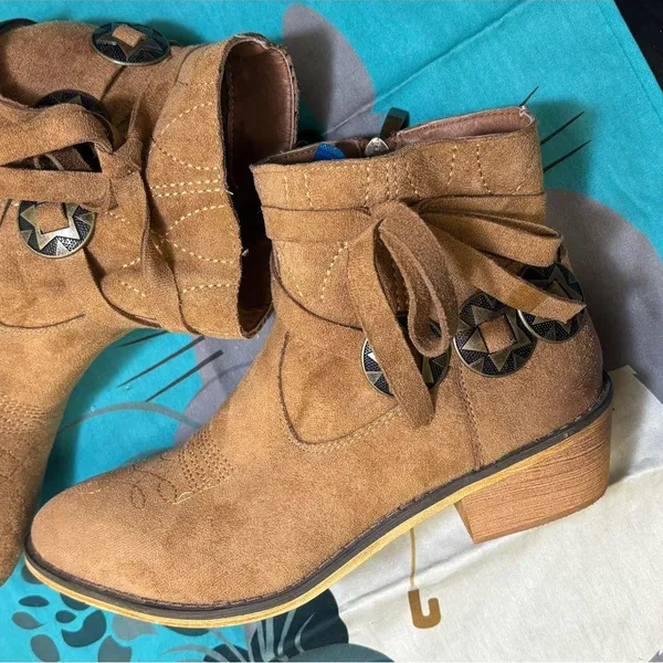 Mi.Mi Valencia Western Style brown booties ankle boots shoes - Image 6