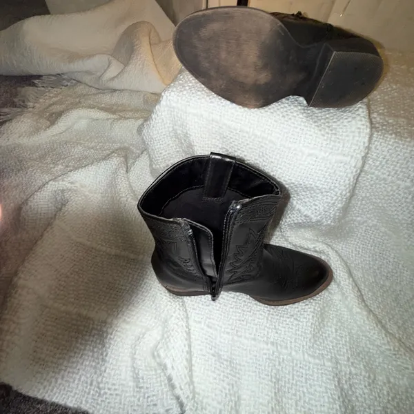 Coconuts by Matisse Black Ankle Boots - Image 7