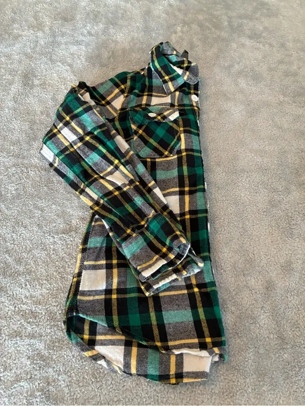 Women’s Planet Gold Brand Green Plaid Long-Sleeve Flannel Shirt Size Small - Image 5