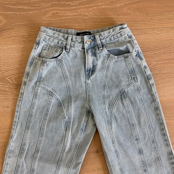 White Fox Jeans MId Rise Straight Leg Did You Miss Me Size XS Light Wash Blue - Image 2