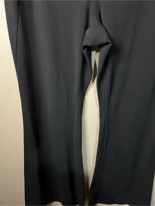 Athleta Aura Black High Rise Flare Athletic Leggings - Image 4