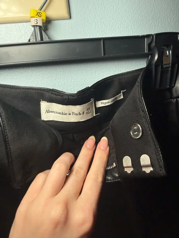 Abercrombie Leather Shorts Vegan - Image 3