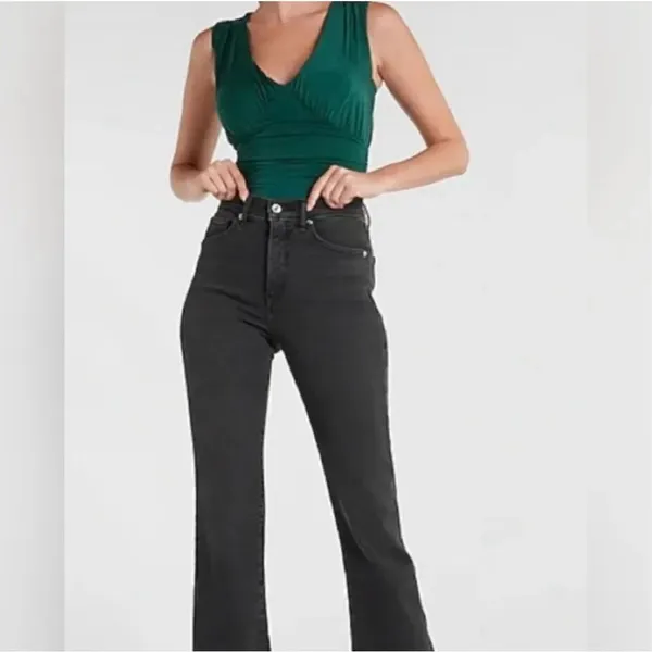 ✨EXPRESS Green Body Contour Double Layer Empire V Neck Sz XS Bodysuit✨ - Image 4