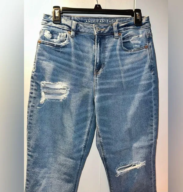 American Eagle Ripped X-short Mom Jean - Image 2