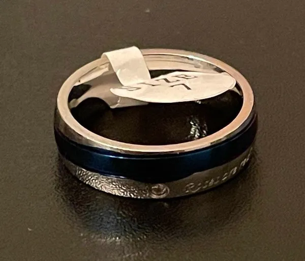 Roses are red blue silver titanium ring size 7 - Image 7
