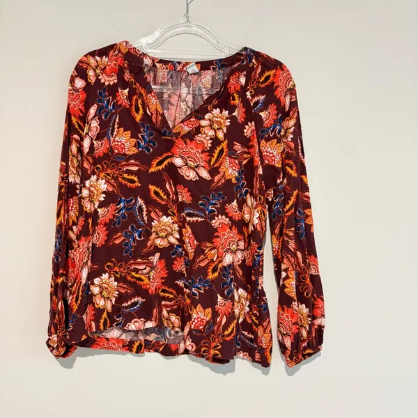 Old Navy Split Neck floral Poet Blouse red orange‎ size medium - Image 2