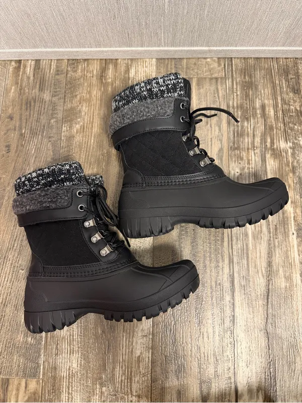 Women's Black Quilted Winter Lace-Up Boots with Knit Collar Size 6 - Image 13