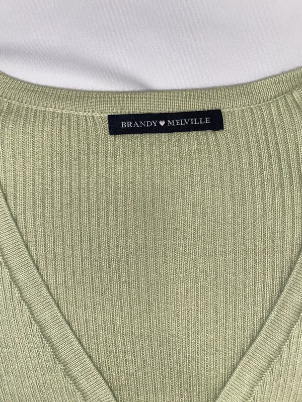Brandy Melville Sweater - Image 4