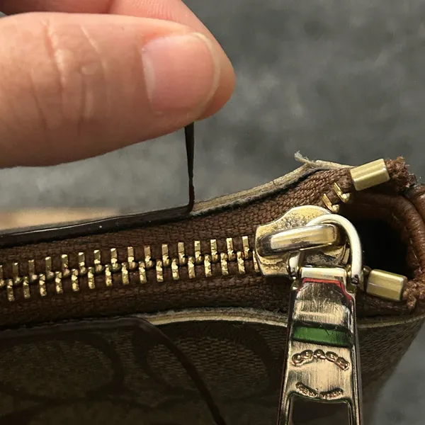 Coach Tan Signature‎ Tote Bag - Image 4