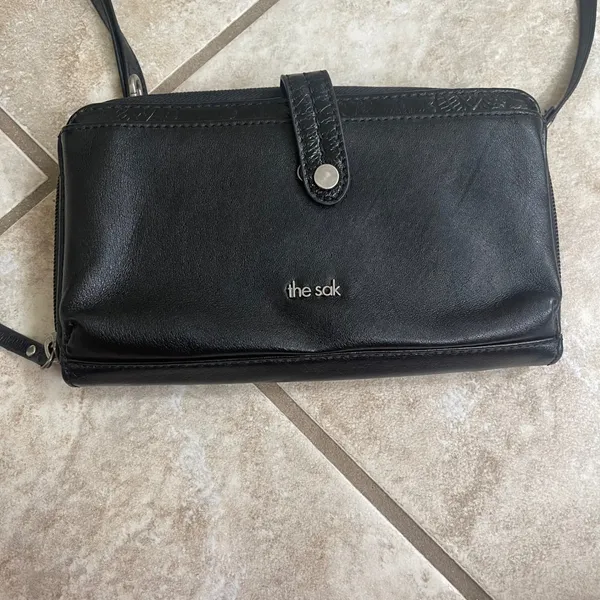 The Sak Iris Black Leather Crossbody Wallet Bag Organizer Clutch Silver Hardware - Image 2