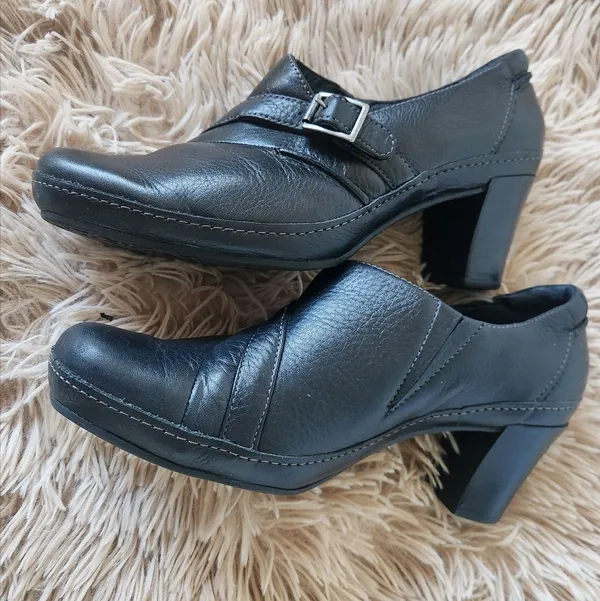 Clarks Artisan Women's Black Leather Upper Shoes Size 71/2 M - Image 10