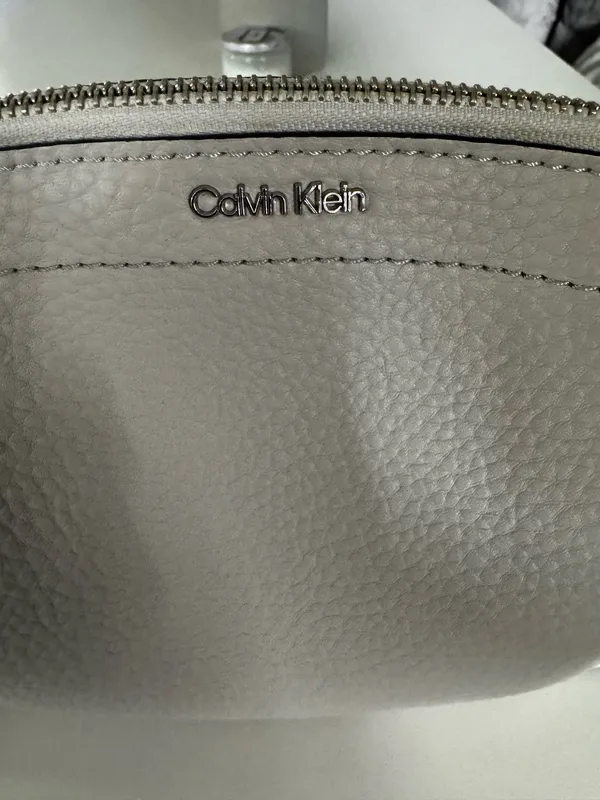 Calvin Klein Cypress 2 in 1 Top Zip Crossbody grey - Image 2
