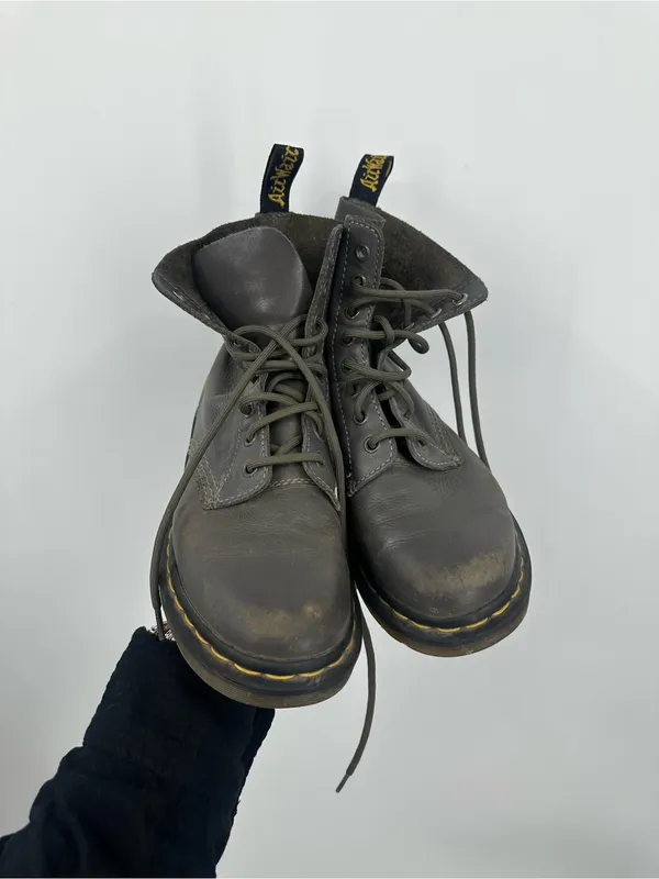 Dr Martens 1460 Gray Combat Boots Women's Size 7 Grunge - Image 2