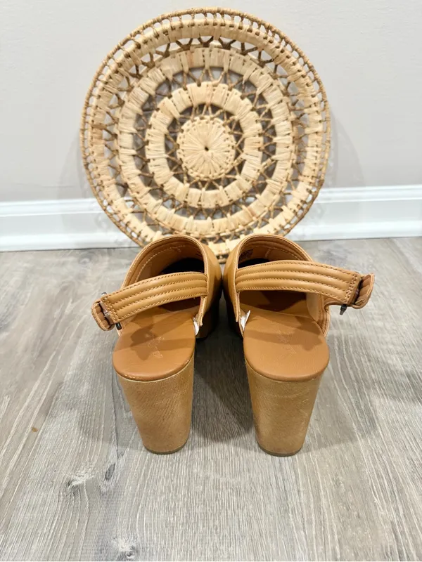 Universal Thread Tan Platform Clogs Slingback Chunky 4” Heel Shoes Women’s 11 - Image 2