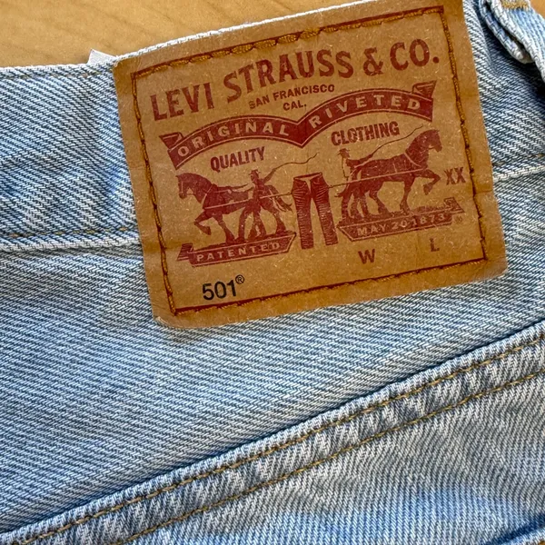 LEVI’S  501 Original Short Distressed Size 29 Buttonfly - Image 7