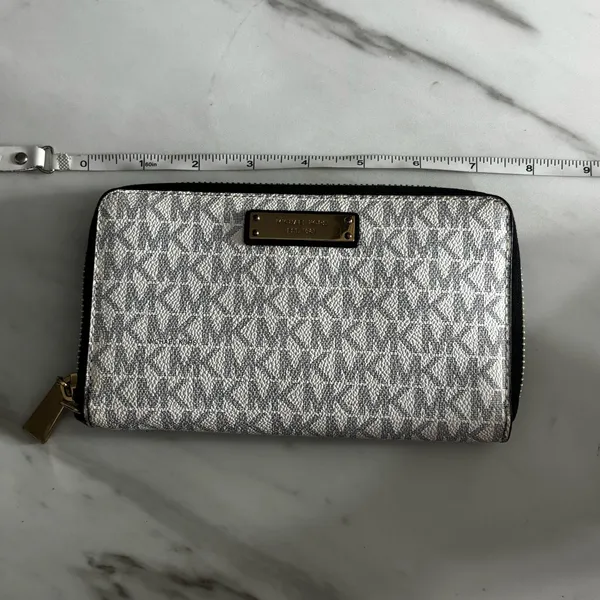 Michael Kors Wallet - Image 3
