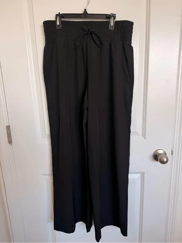 Spanx On the Move Wide Leg Pants Medium - Image 2