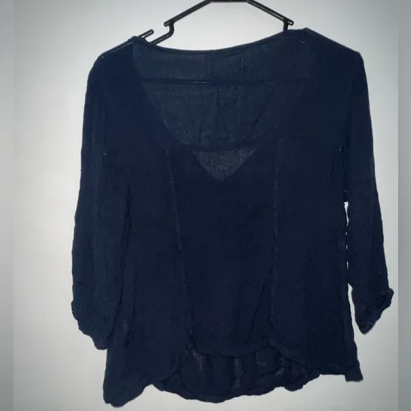 Hollister Floral Embriodered Peasant Top size Small - Image 3