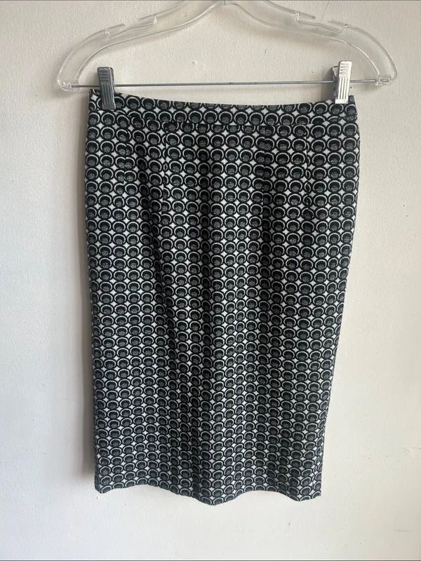 Biden Abstract Print Grey White Pencil Skirt Size 2 - Image 4