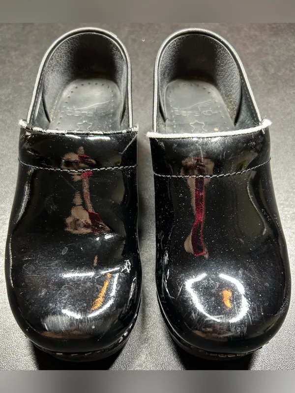 Dansko Women’s Size 36 Xp 2.0 Wedge Slip On Black Patent Leather Casual Clogs - Image 4