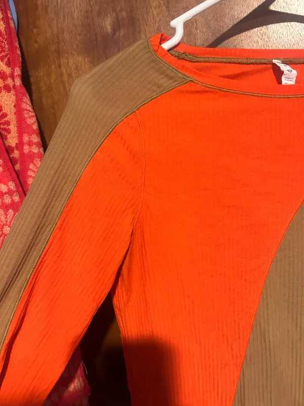brown and orange lululemon long sleeve - Image 2