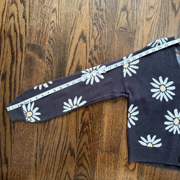 Hollister Daisy Cardigan Sweater Womens XXS Button Front Dark‎ Gray Knit Floral - Image 6