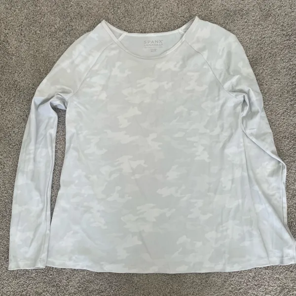 Spanx Sz L Swim Shirt Top Rash Guard UPF 50 Gray Camo Crew Neck Long Sleeve - Image 9