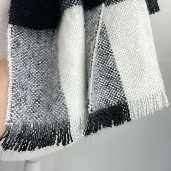 SCARF Chunky Warm Cozy large block plaid rectangular scarf black and white - Image 8