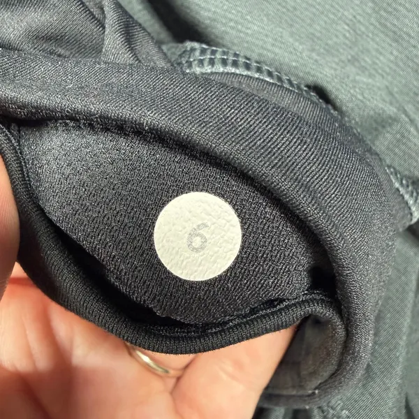 Lululemon Mesh Over Miles Short Black Size 6 3” Running Shorts - Image 6