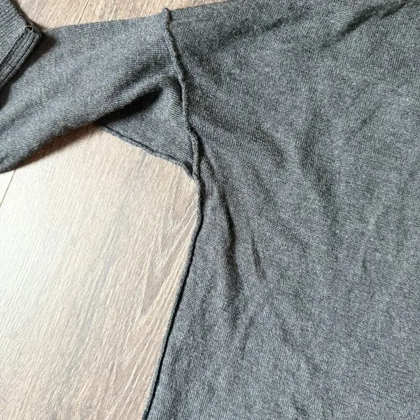 525 America Sweater Size Small Gray Solid Scoop Batwing Long Sleeve Wool 1912 - Image 7