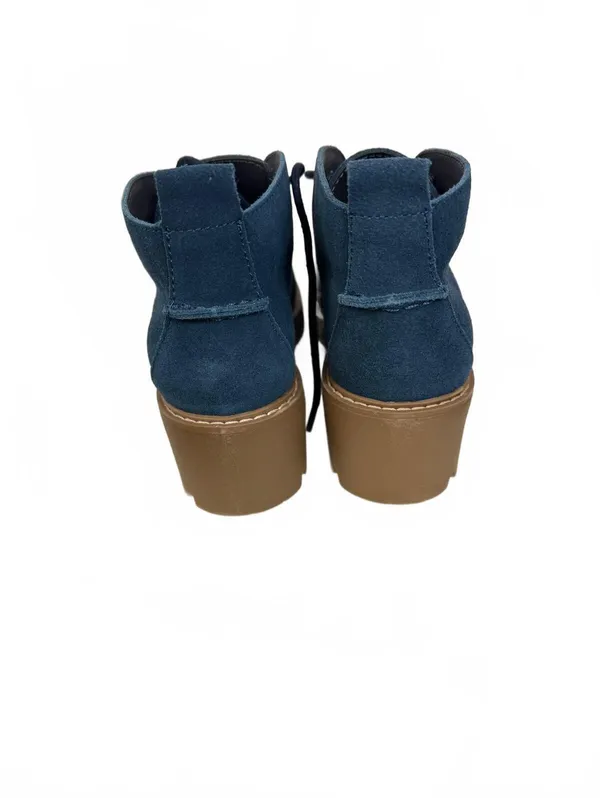 New White Mountain Navy Blue Suede Lace-Up Ankle Boots with Chunky Brown Sole - Image 3