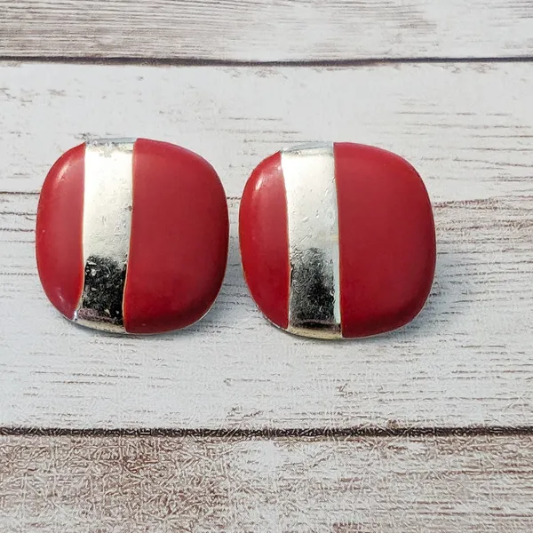 Vintage Earrings For Pierced Ears Red Rounded Square Shape - Image 2