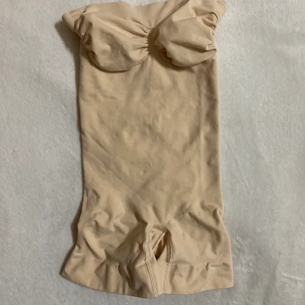 SKIMS FLAWED Strapless Sculpting Shortie Bodysuit S - Image 2
