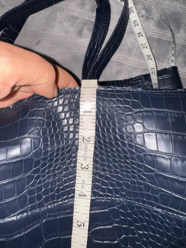 Bloomingdales Crocodile Embossed Everyday Tote Bag Navy Blue - Image 9