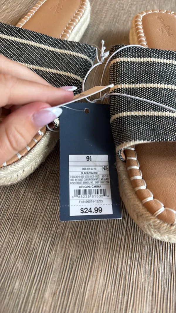 Target sandals - Image 2