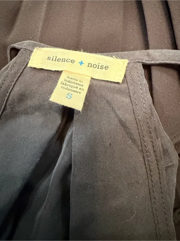 silence + noise Urban Outfitters charcoal black slip dress Sz S - Image 4